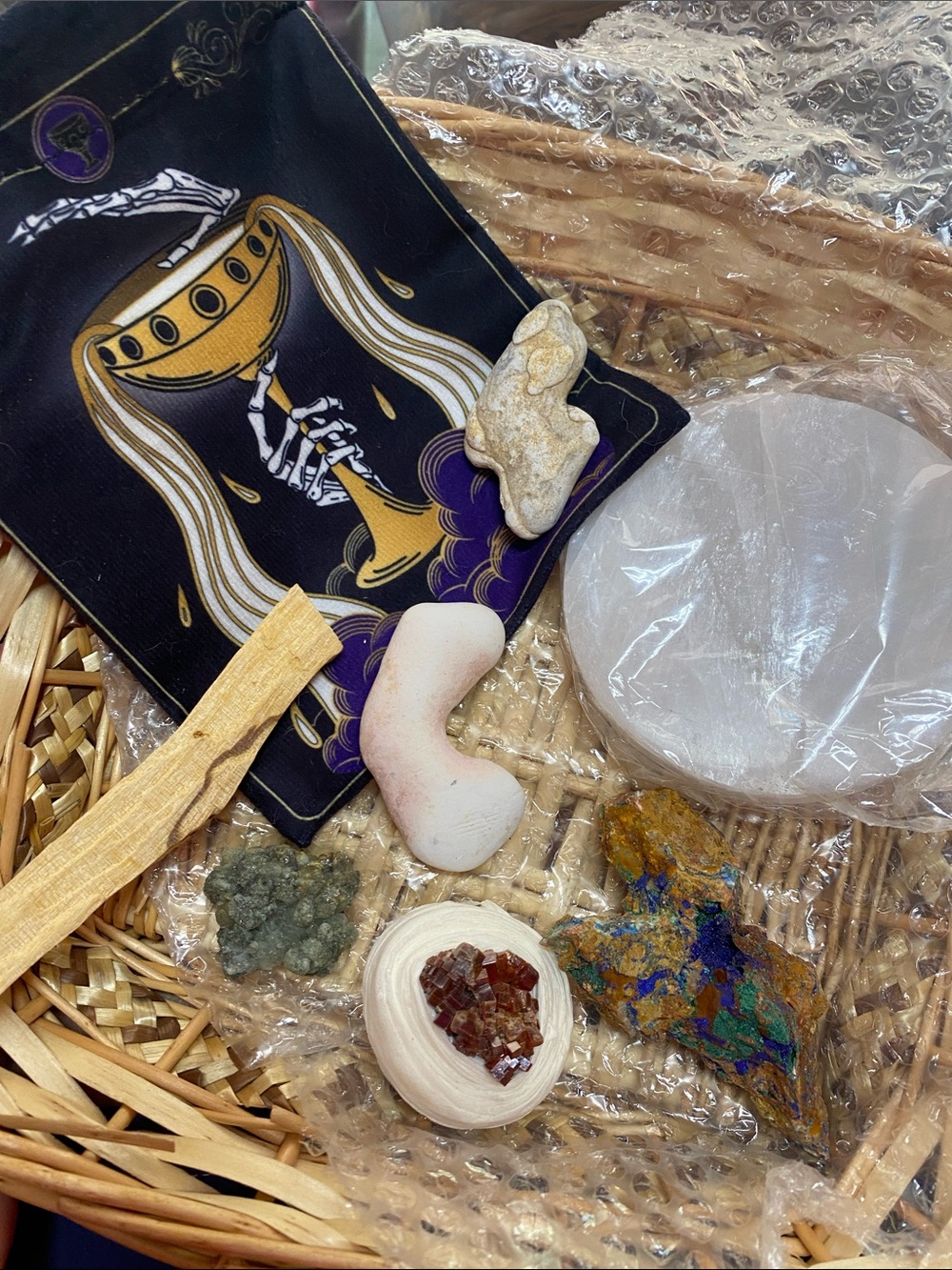 Black & Gold Chalice Velvet Pouch with Crystal stones bundle